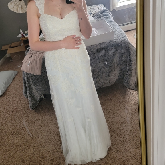 David's Bridal Lace Fit and Flare Wedding Gown - Picture 2 of 5